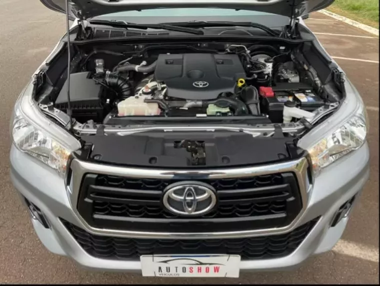 Toyota Hilux Prata 12