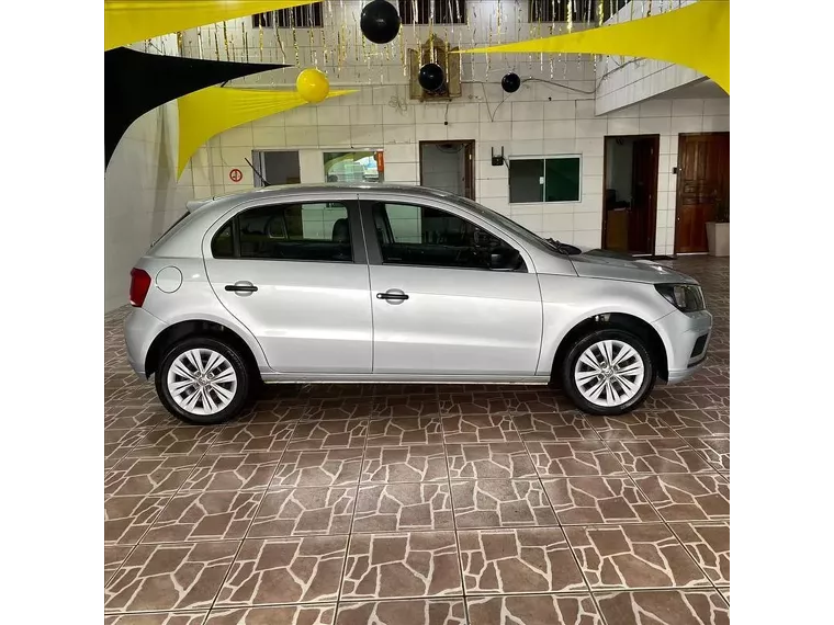 Volkswagen Gol Prata 9