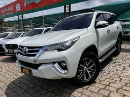 Toyota Hilux SW4