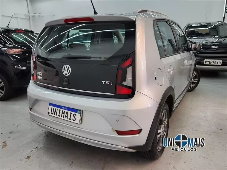 Volkswagen Cross UP Prata 16