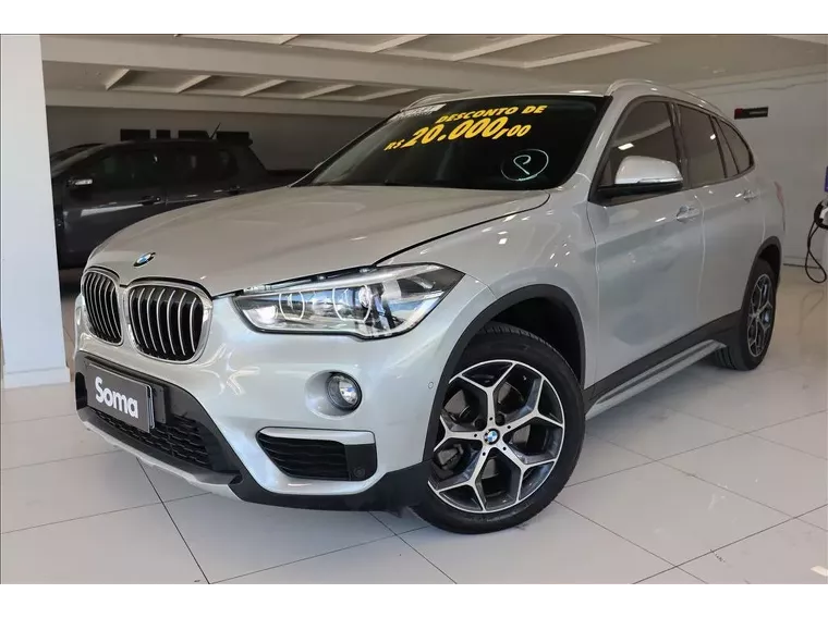 BMW X1 Prata 6