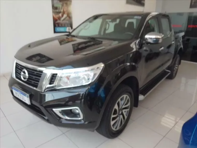 Nissan Frontier Preto 12