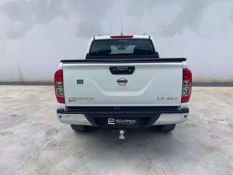 Nissan Frontier Branco 6