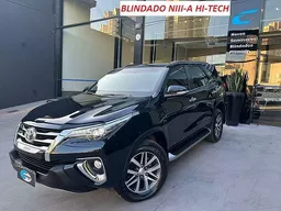 Toyota Hilux SW4