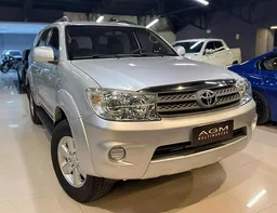 Toyota Hilux SW4