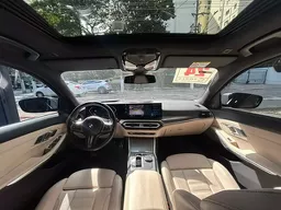 BMW 320i