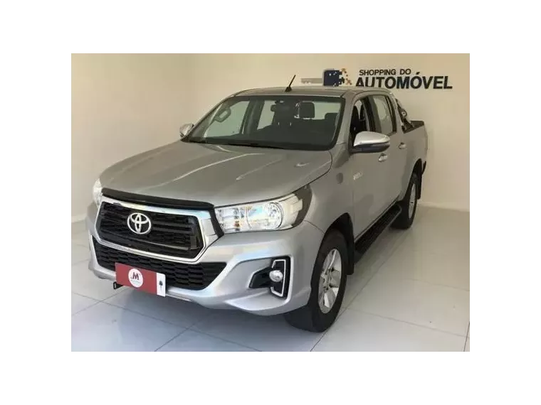 Toyota Hilux Prata 13