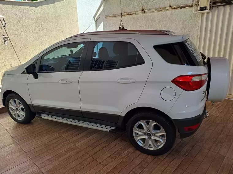 Ford Ecosport Branco 12