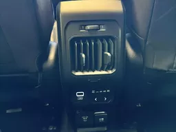 Jeep Commander