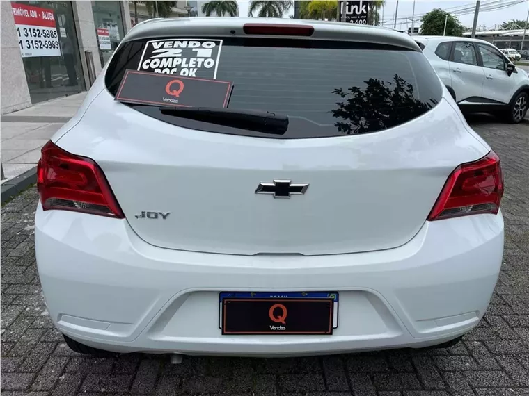 Chevrolet Onix Branco 12