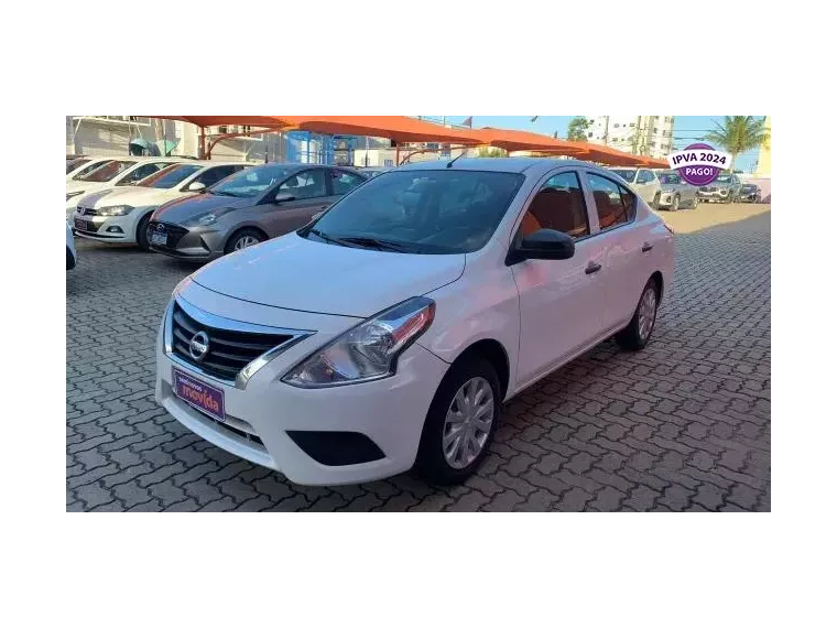 Nissan Versa Branco 1