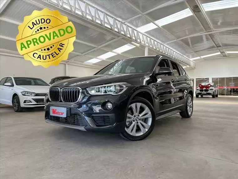 BMW X1 Preto 14