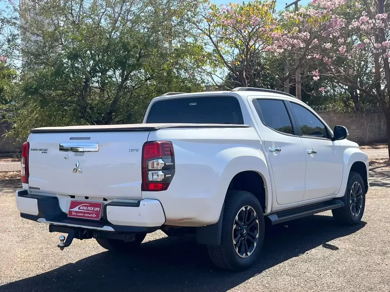 Mitsubishi L200 Triton Branco 4