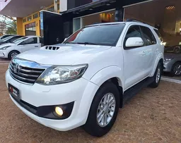 Hilux SW4