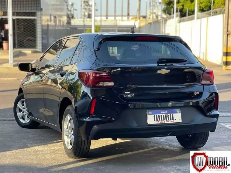 Chevrolet Onix Preto 3