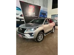 Hilux SW4