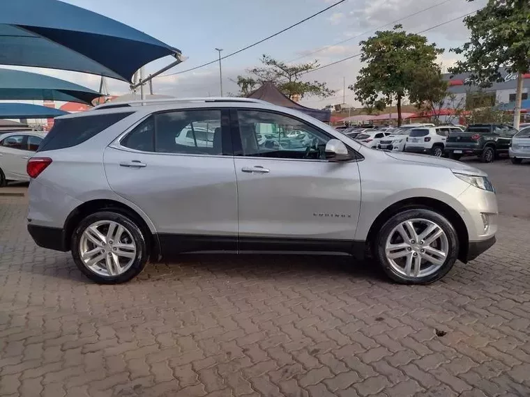 Chevrolet Equinox Prata 15