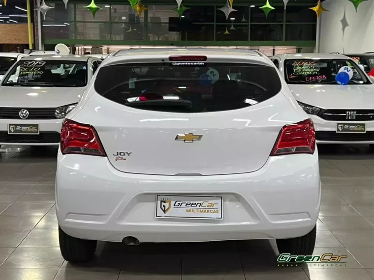 Chevrolet Onix Branco 5