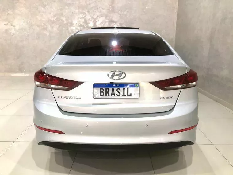 Hyundai Elantra Prata 6