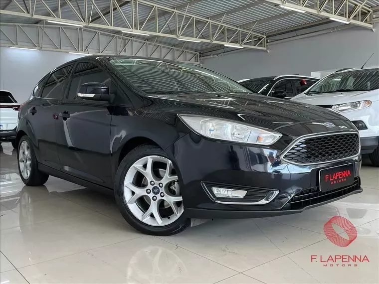 Ford Focus Preto 1