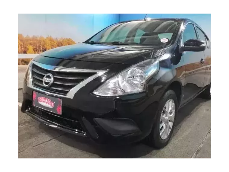 Nissan Versa Preto 1