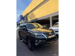 Toyota Hilux SW4