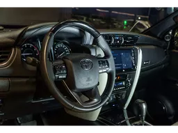 Toyota Hilux SW4