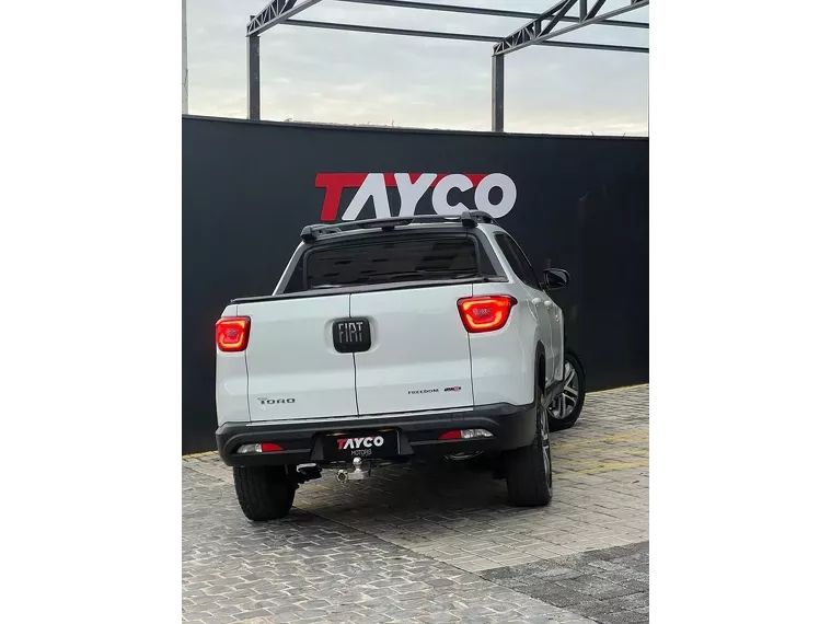 Fiat Toro Branco 3