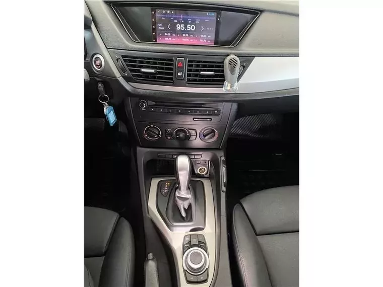 BMW X1 Cinza 9