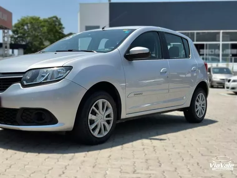 Renault Sandero Prata 1