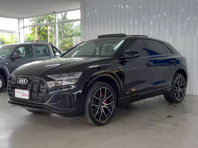 Audi Q8 Preto 15