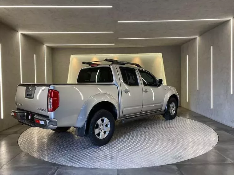 Nissan Frontier Prata 2