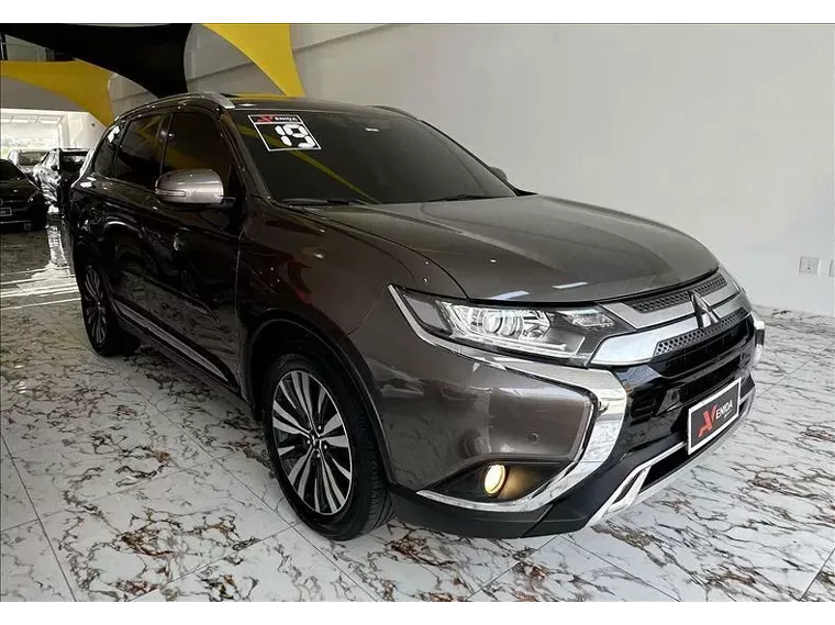 Mitsubishi Outlander Marrom 1