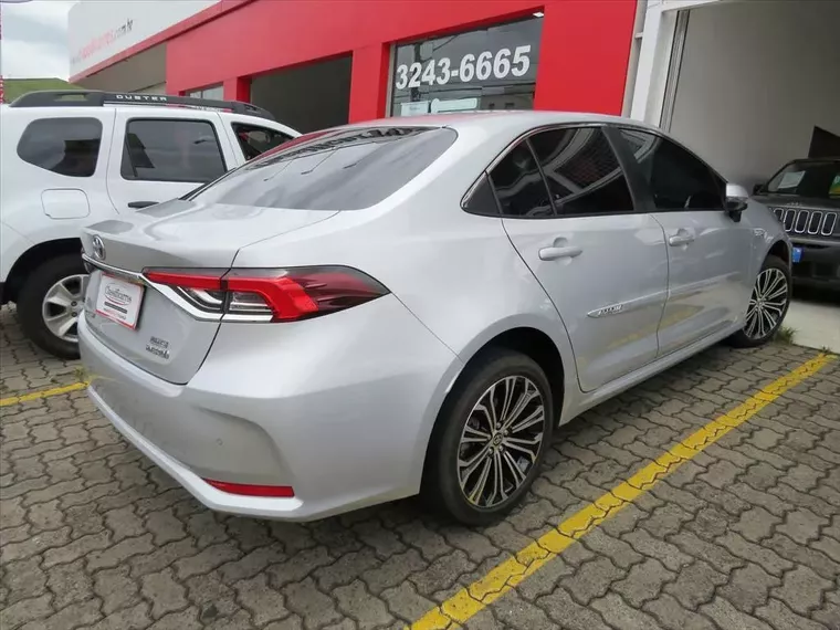 Toyota Corolla Prata 12