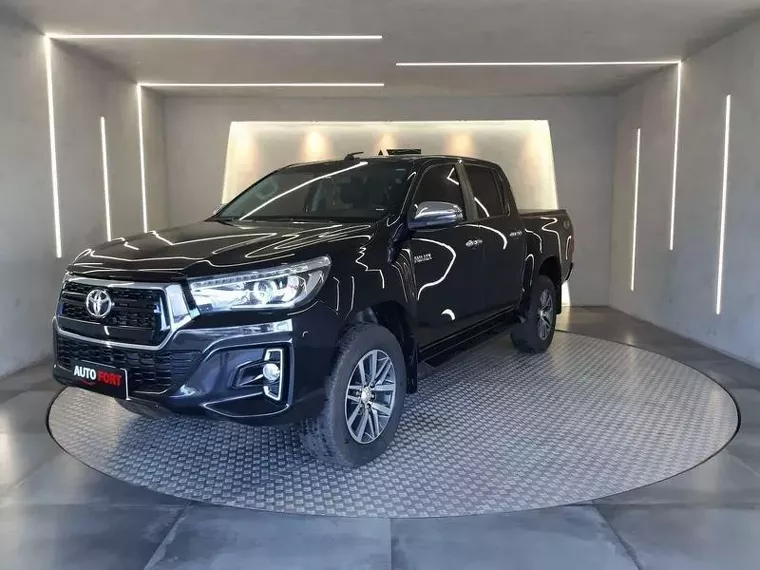 Toyota Hilux Preto 2