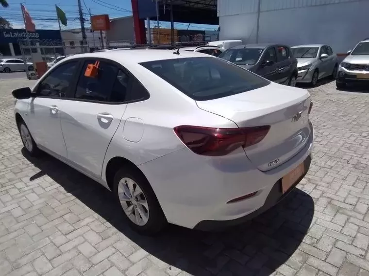 Chevrolet Onix Branco 8