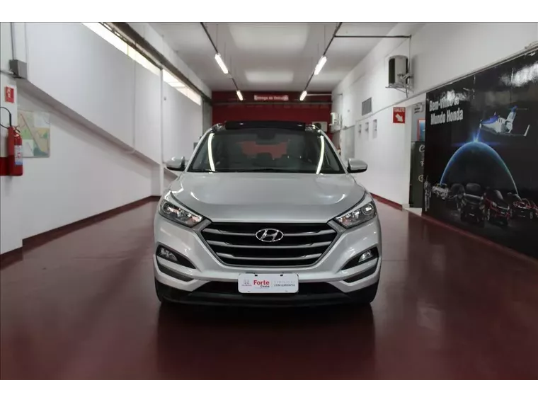 Hyundai Tucson Prata 2