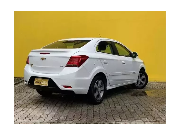 Chevrolet Prisma Branco 8