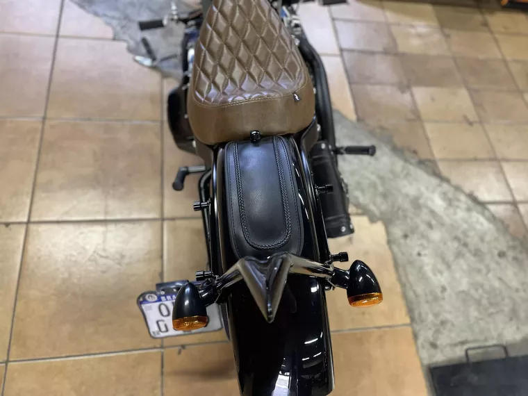 Harley-Davidson Softail Preto 16