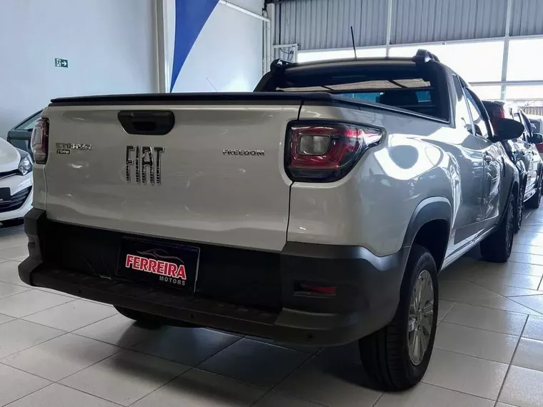 Fiat Strada Cinza 1