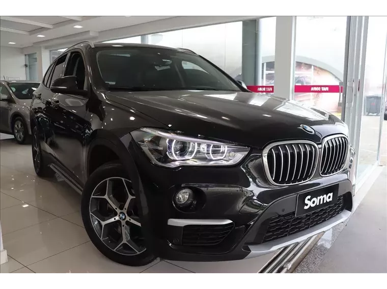 BMW X1 Preto 2