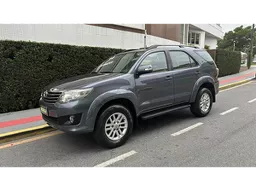 Toyota Hilux SW4