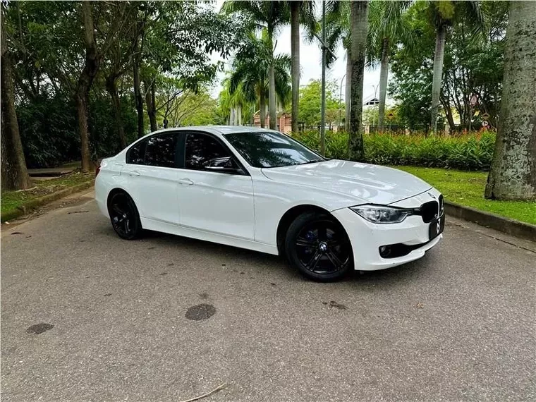 BMW 320i Branco 7