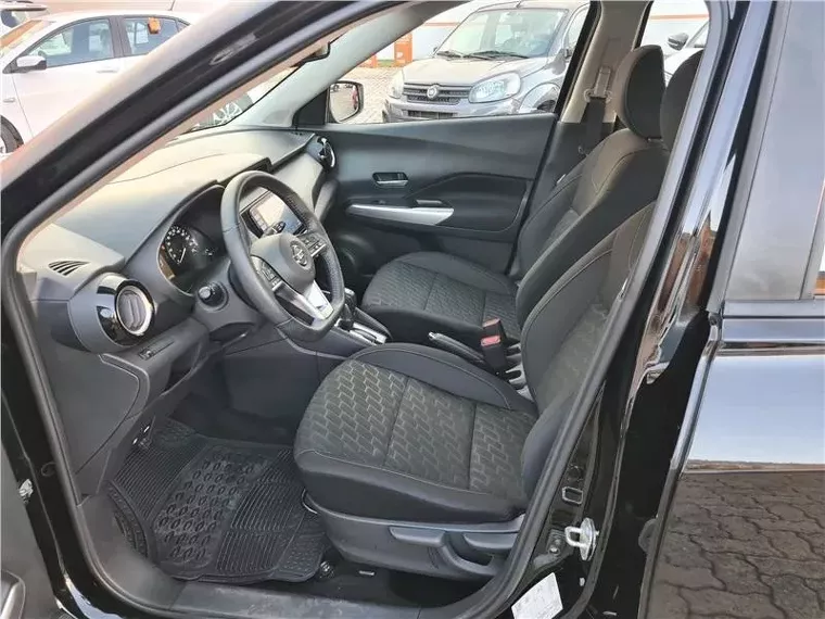 Nissan Kicks Preto 10