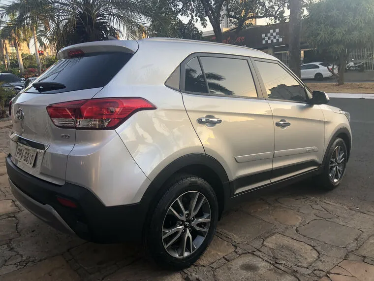 Hyundai Creta Cinza 3