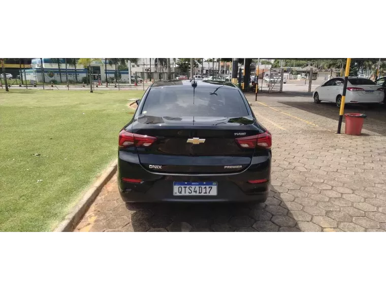 Chevrolet Onix Preto 17