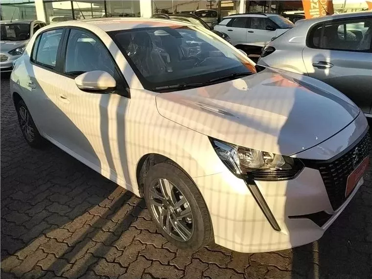 Peugeot 208 Branco 10