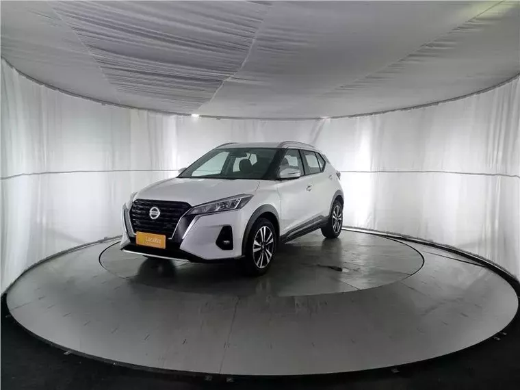 Nissan Kicks Branco 13