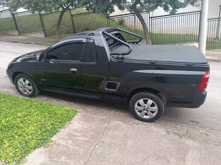 Chevrolet Montana Preto 16