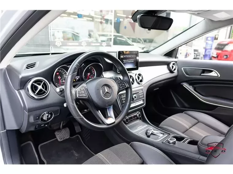 Mercedes-benz GLA 200 Prata 19